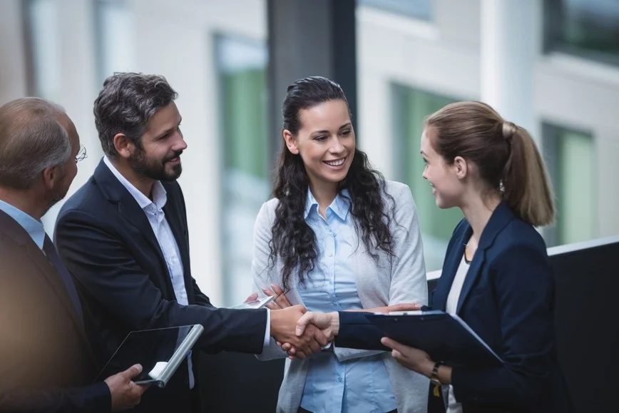Networking Profissional Executivo em troca de informações de apoio, usufruindo do networking profissional
